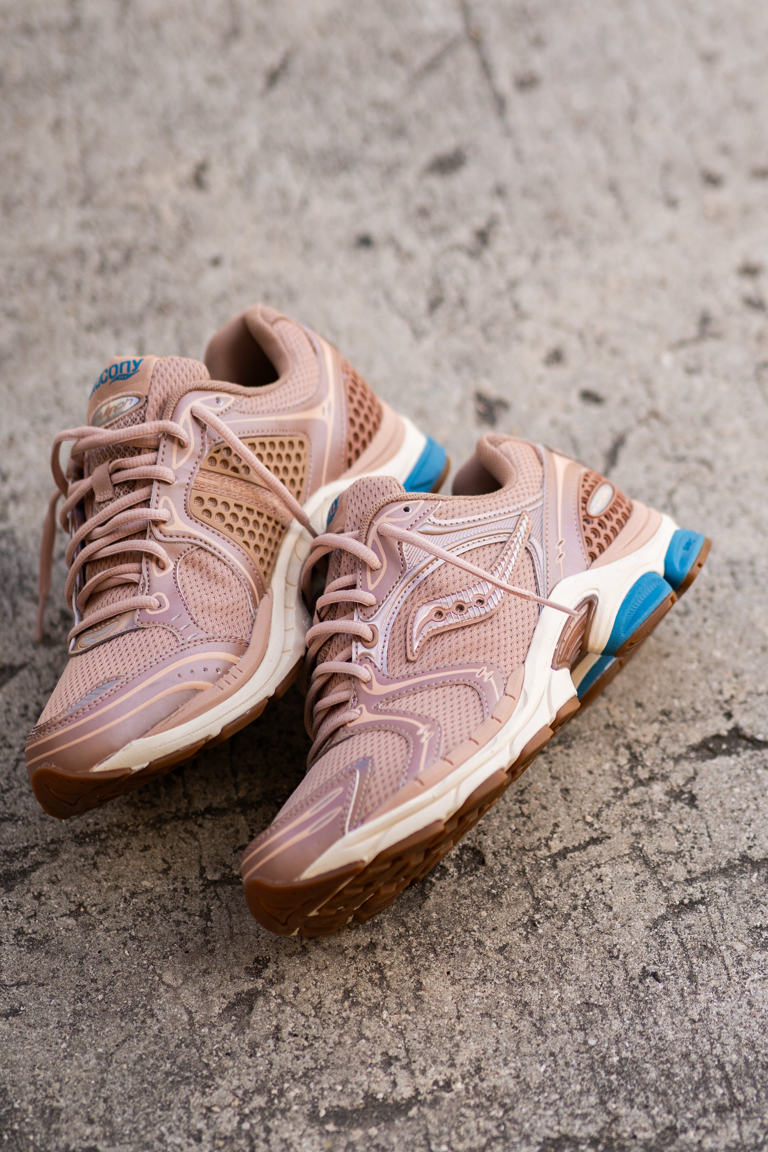 Mens Saucony ProGrid Triumph 4 (Tan/Royal) - Saucony