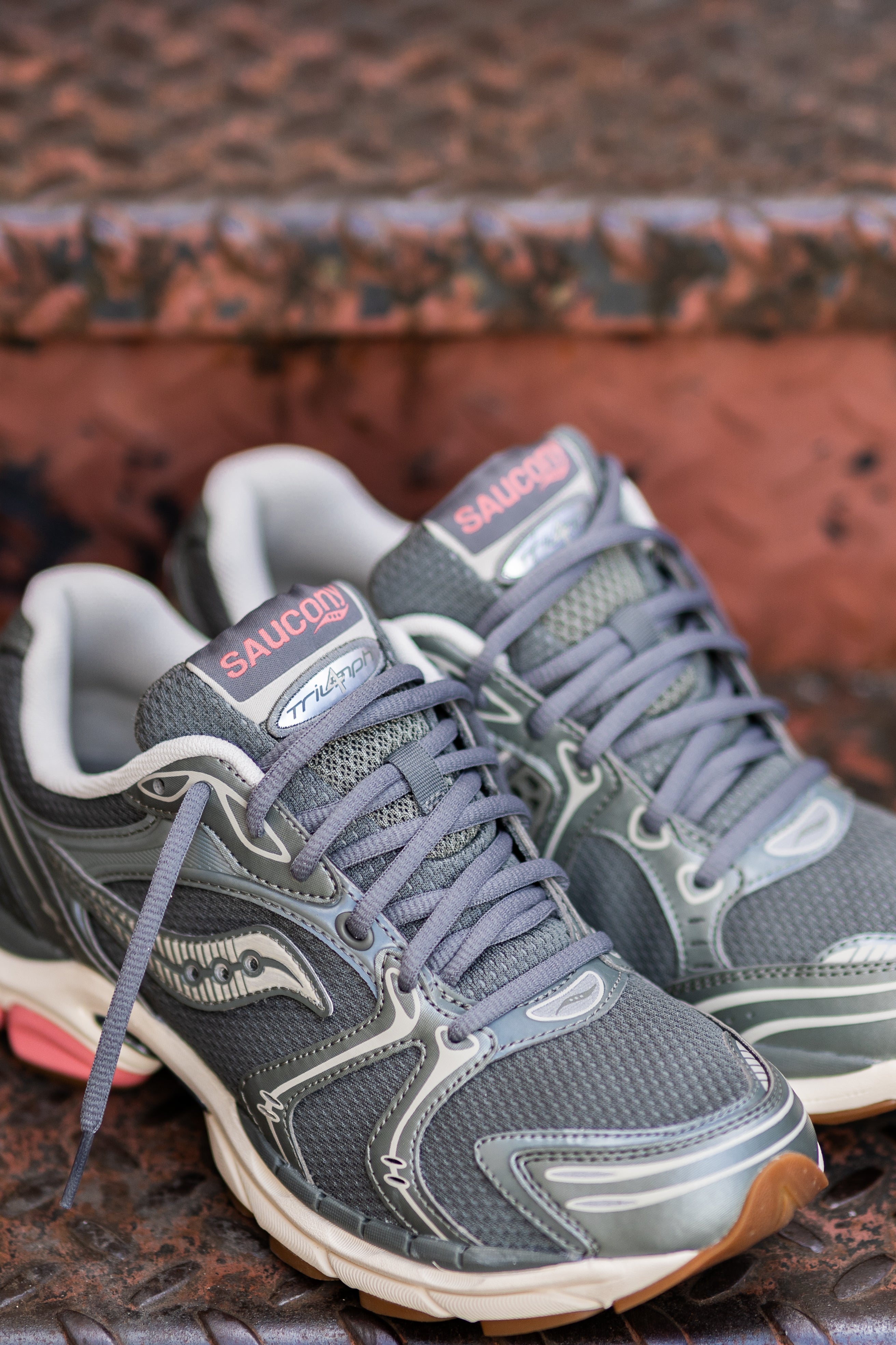 Mens Saucony ProGrid Triumph 4 (Agave/Peach) - Saucony