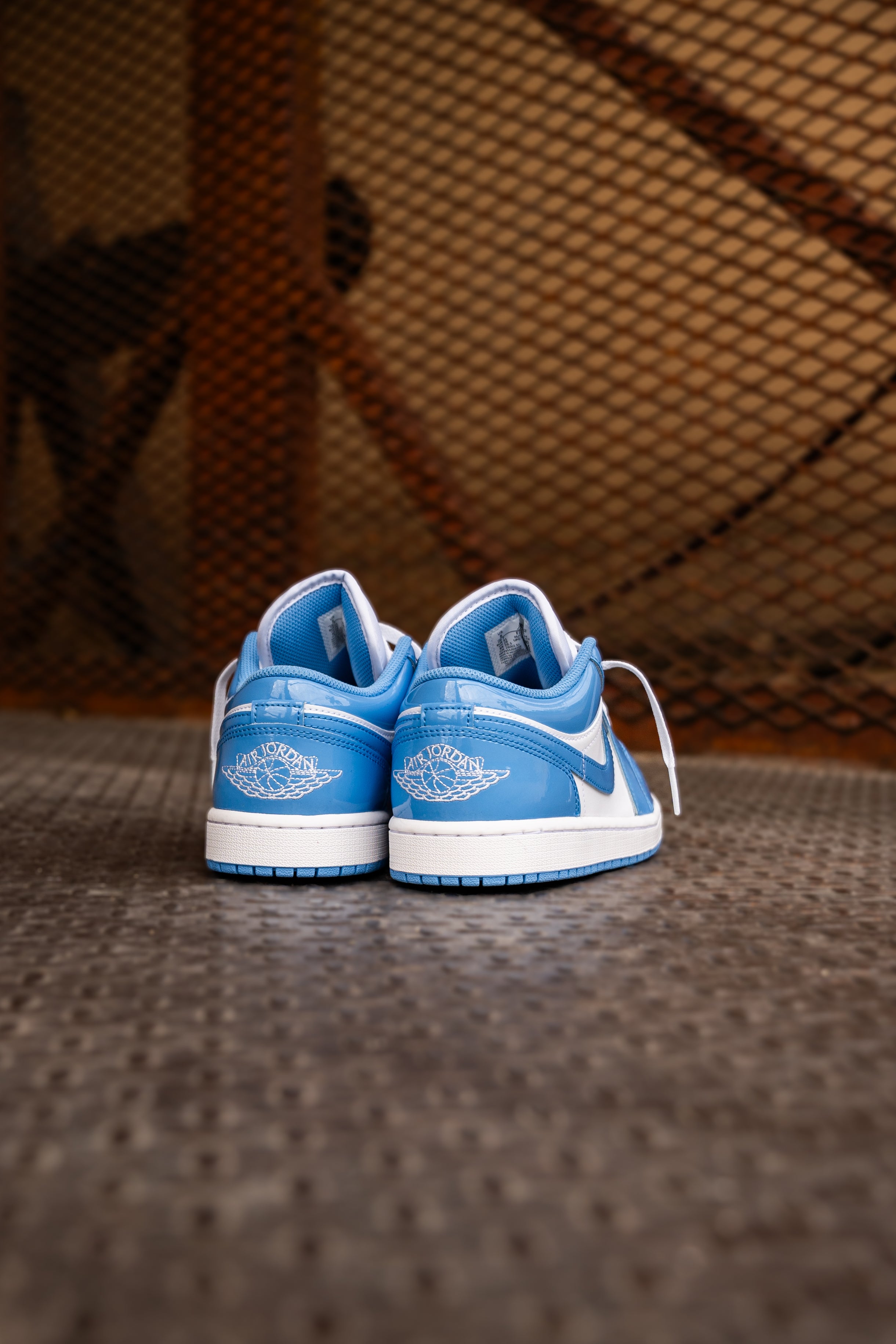 Mens Air Jordan 1 Low SE (White/Legend Blue) - Nike