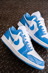 Mens Air Jordan 1 Low SE (White/Legend Blue) - Nike