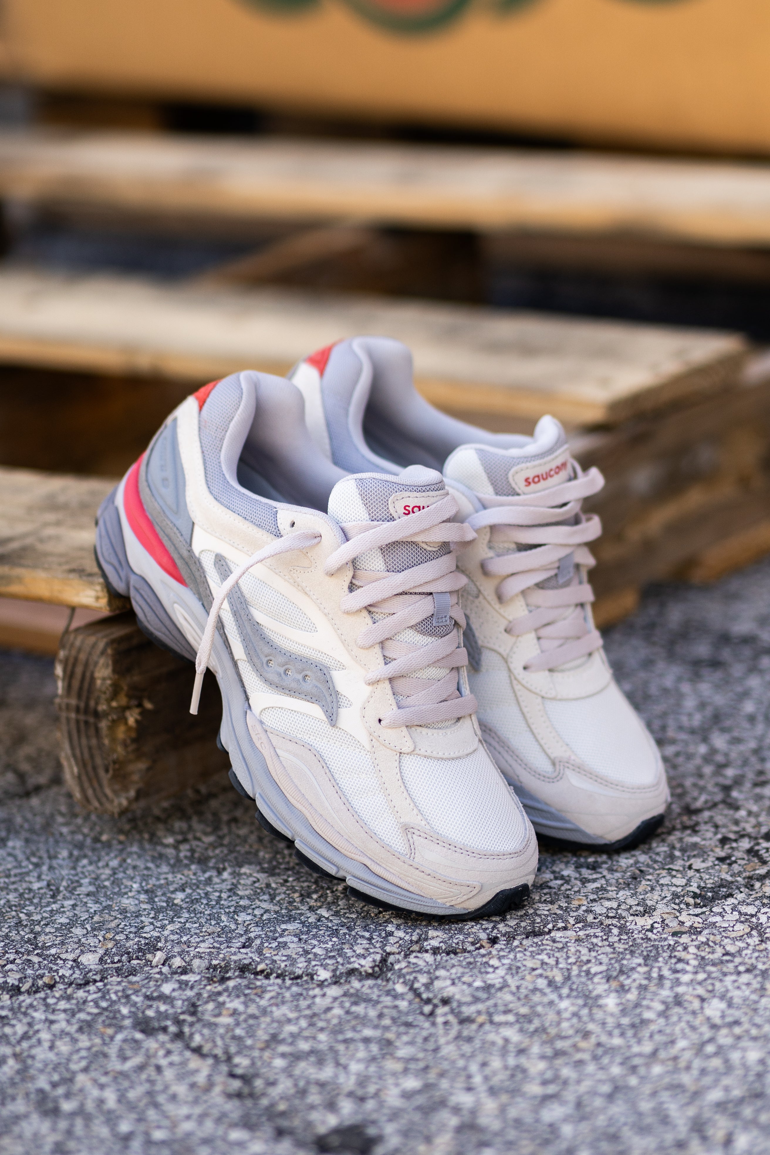 Mens Saucony OG ProGrid Omni 9 (Ivory/Grey) - Saucony