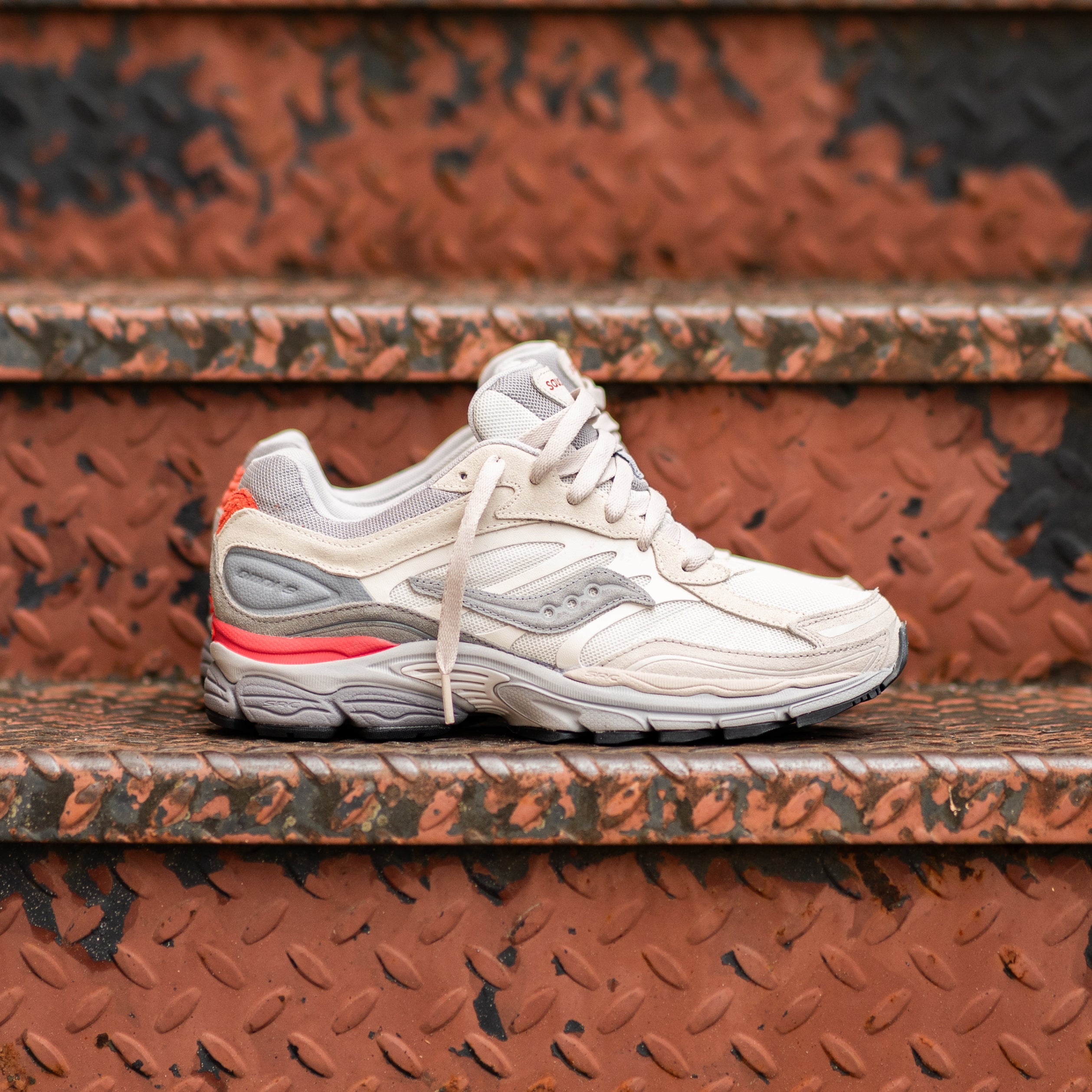 Mens Saucony OG ProGrid Omni 9 (Ivory/Grey) - Saucony