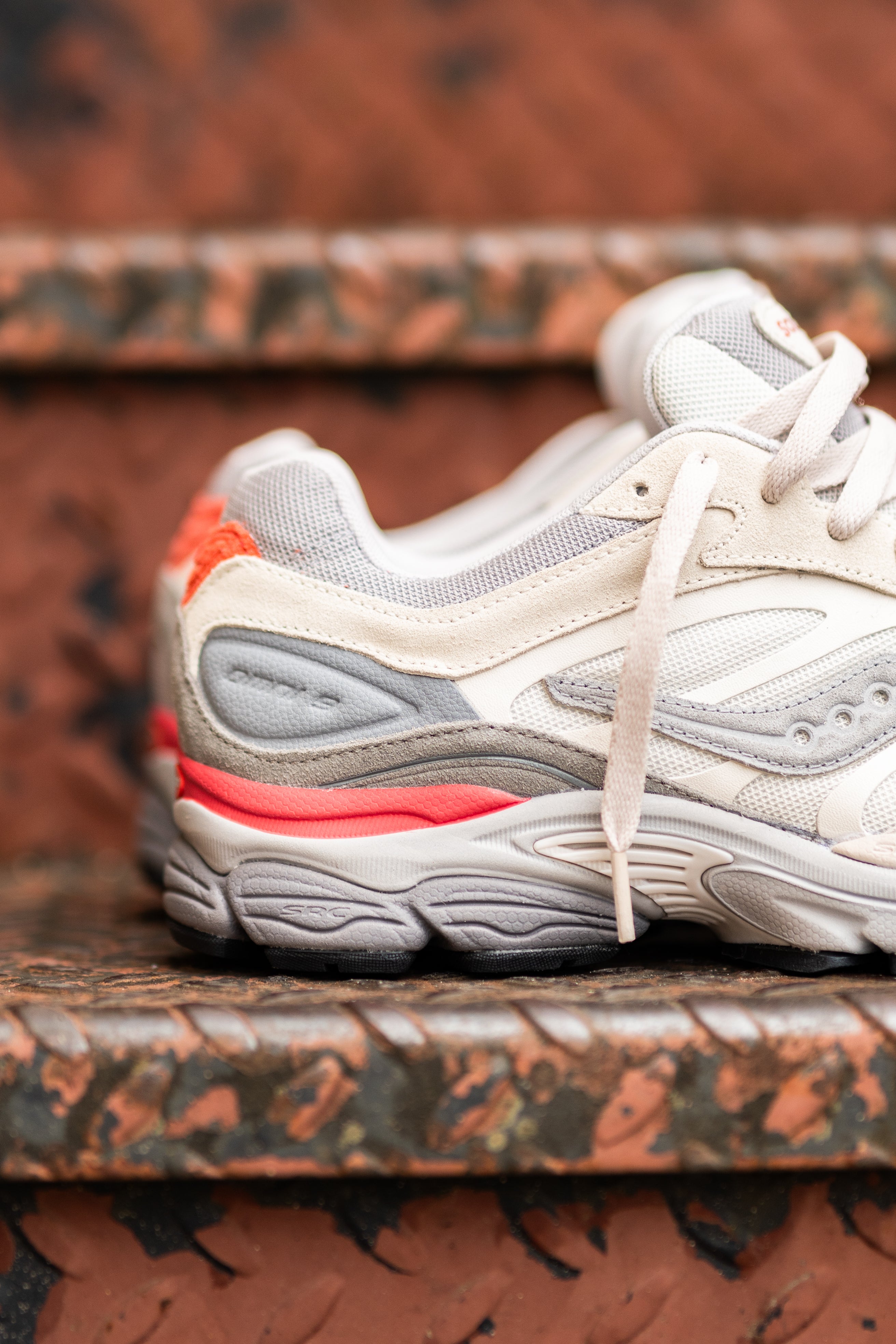 Mens Saucony OG ProGrid Omni 9 (Ivory/Grey) - Saucony
