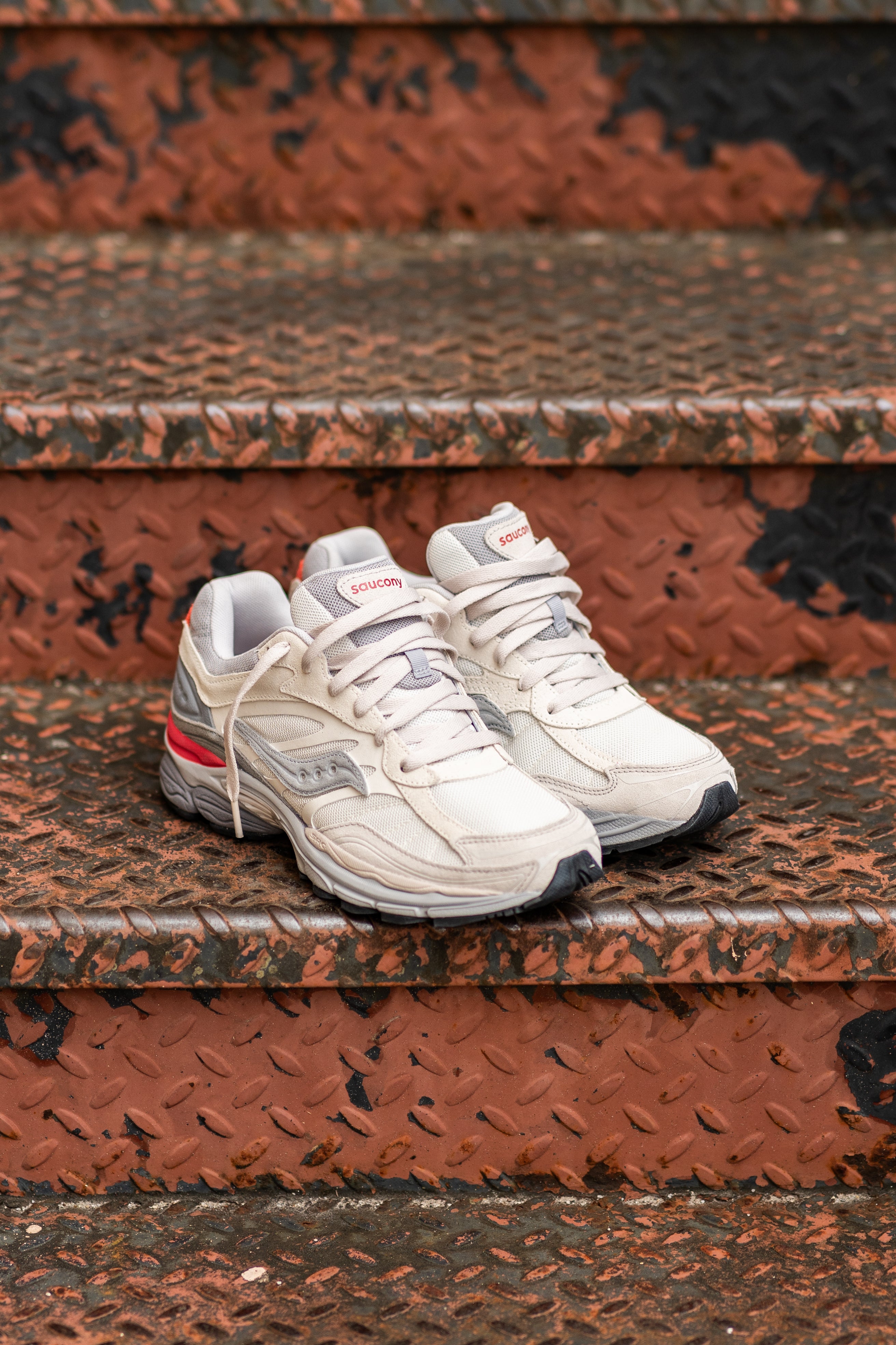 Mens Saucony OG ProGrid Omni 9 (Ivory/Grey) - Saucony