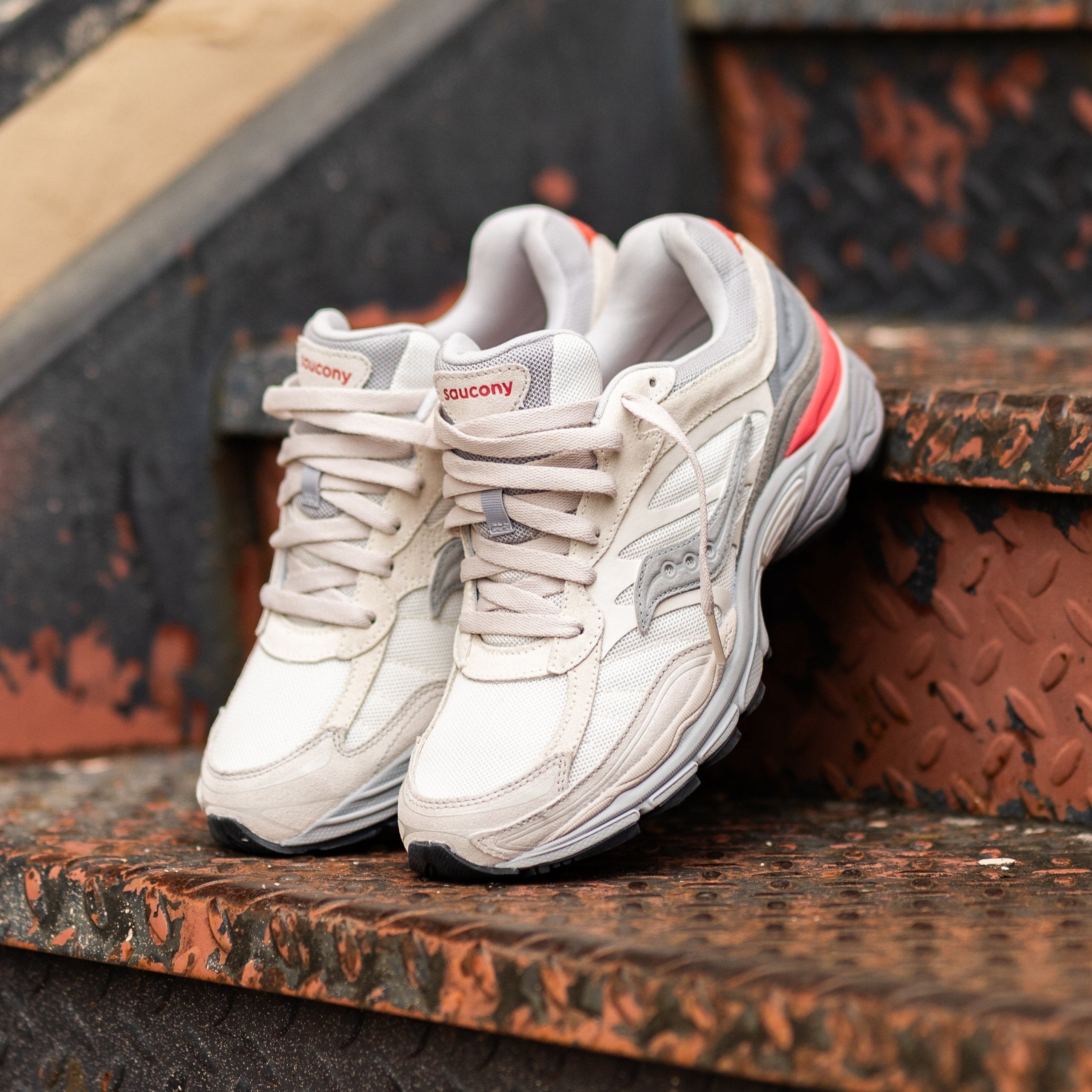 Mens Saucony OG ProGrid Omni 9 (Ivory/Grey) - Saucony