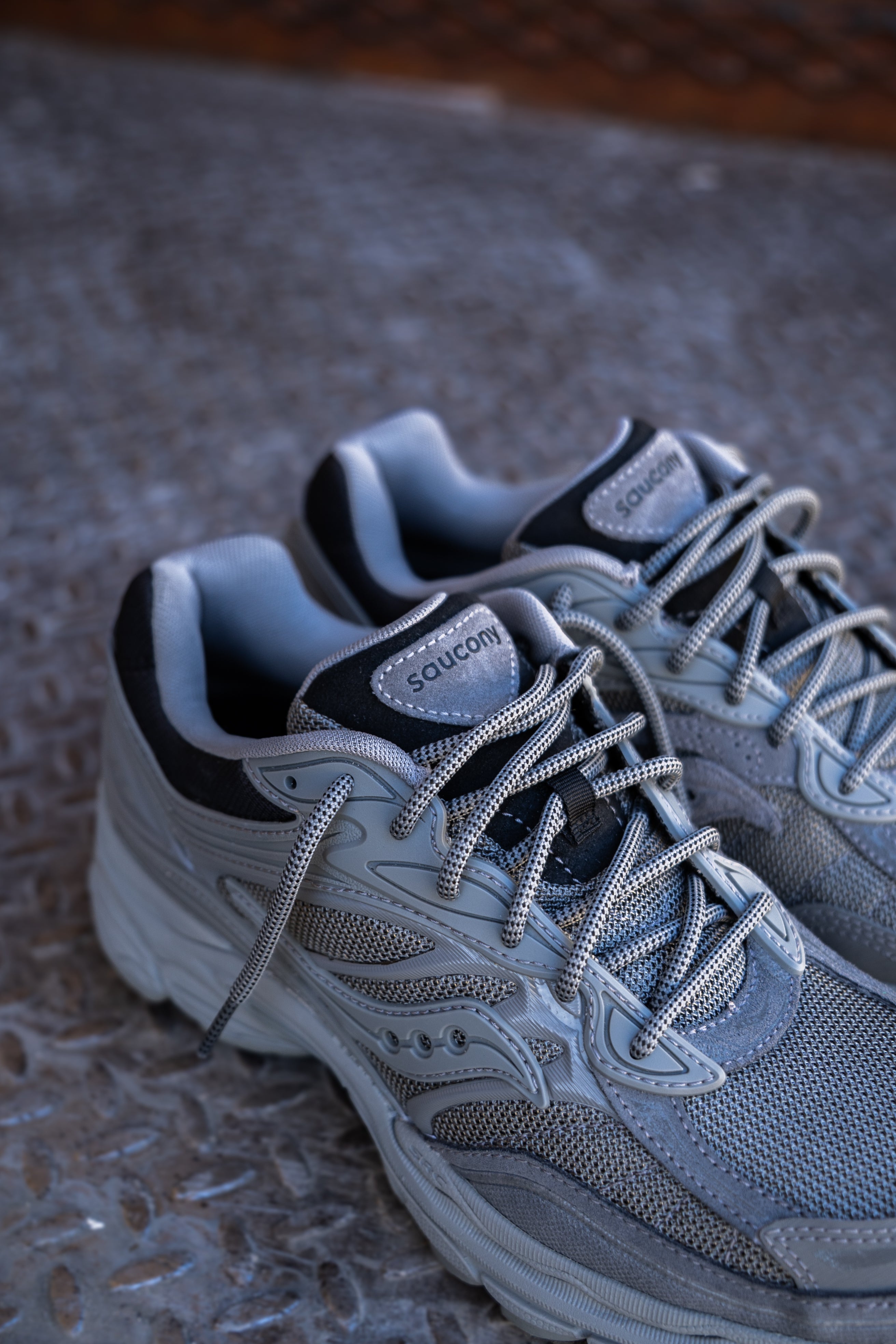 Mens Saucony ProGrid Omni 9 (Grey/Gris) - Saucony