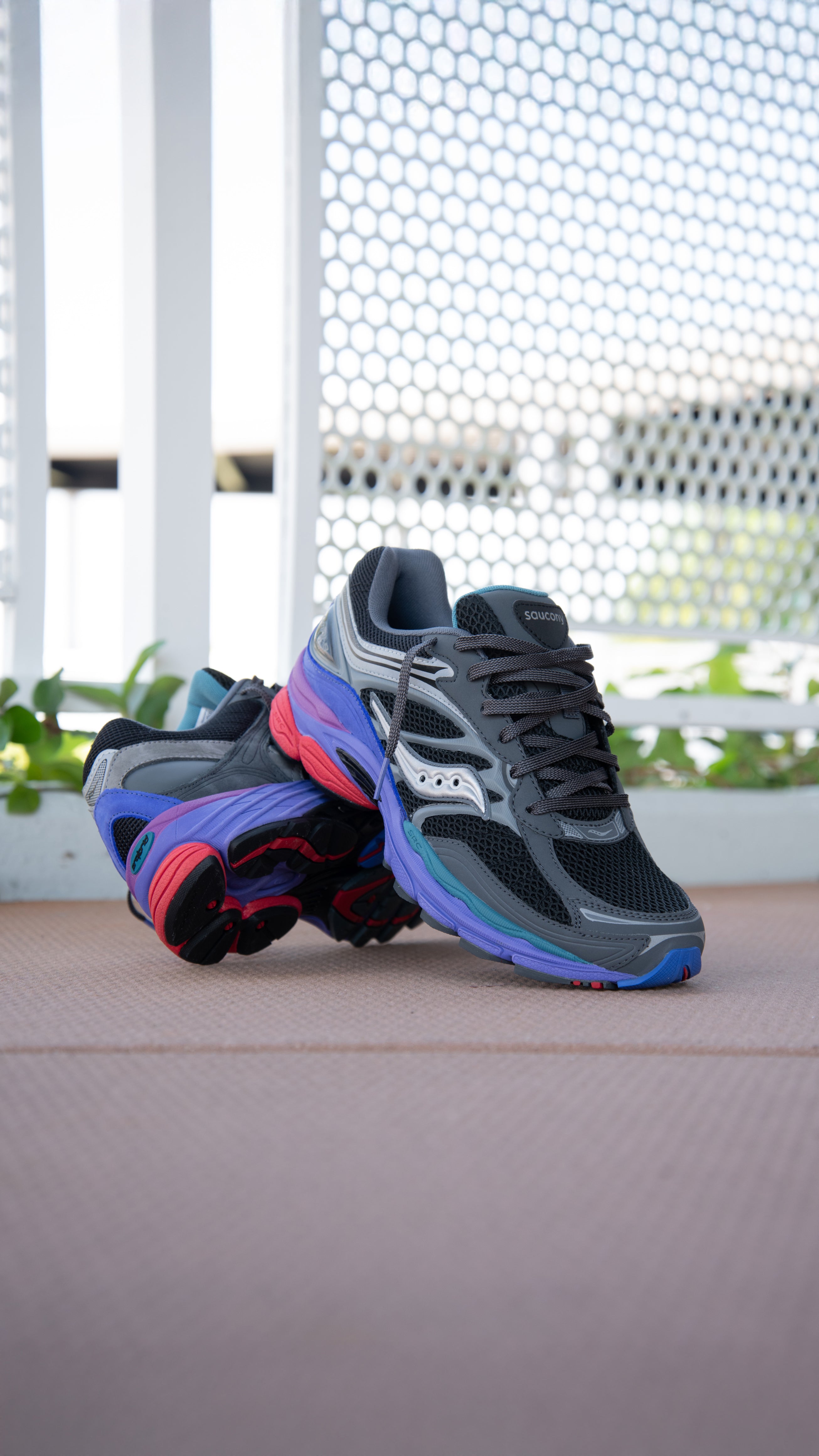 Mens Saucony ProGrid Omni 9 Galaxy (Black/Multi) - Saucony
