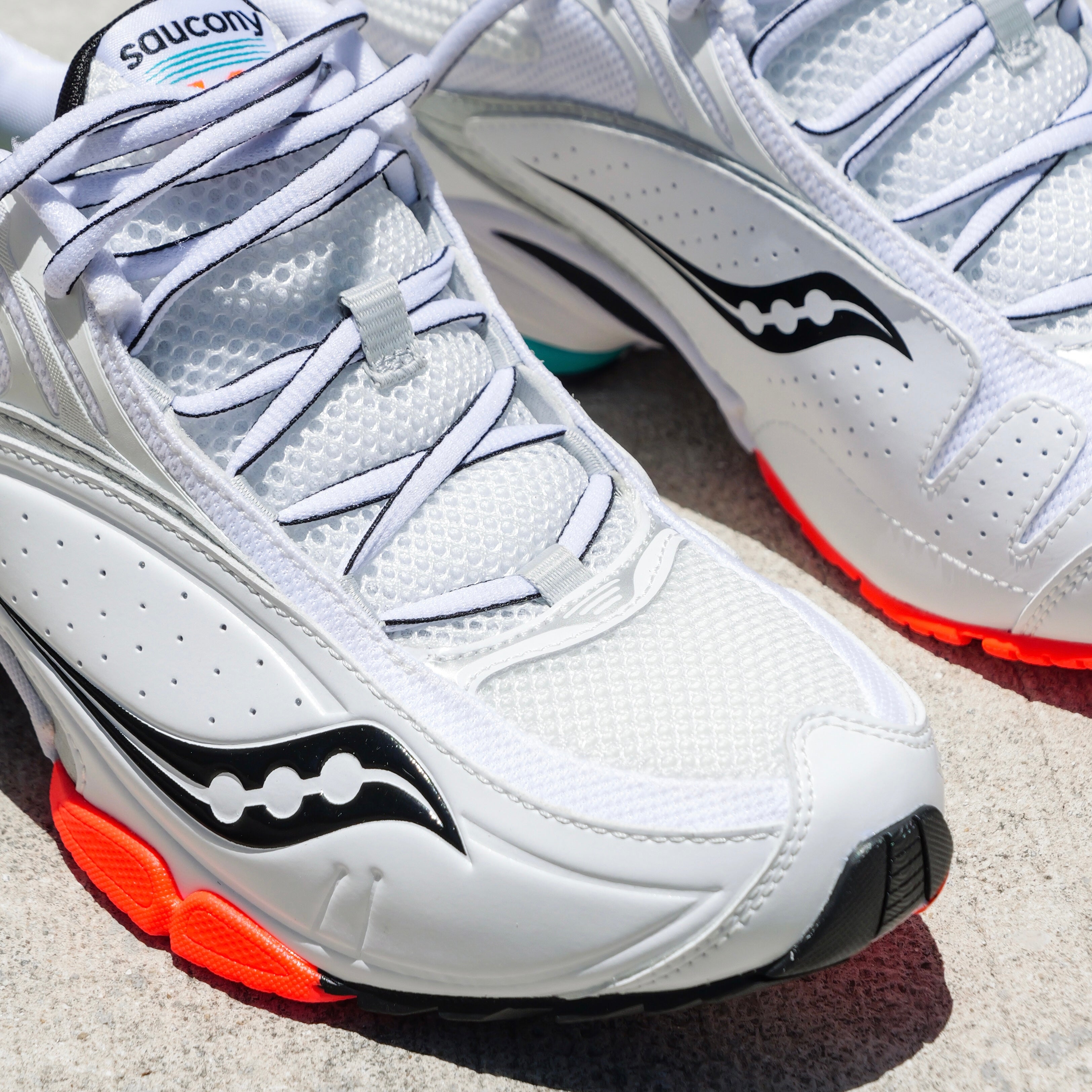 Mens Saucony ProGrid V2 (Mutant)