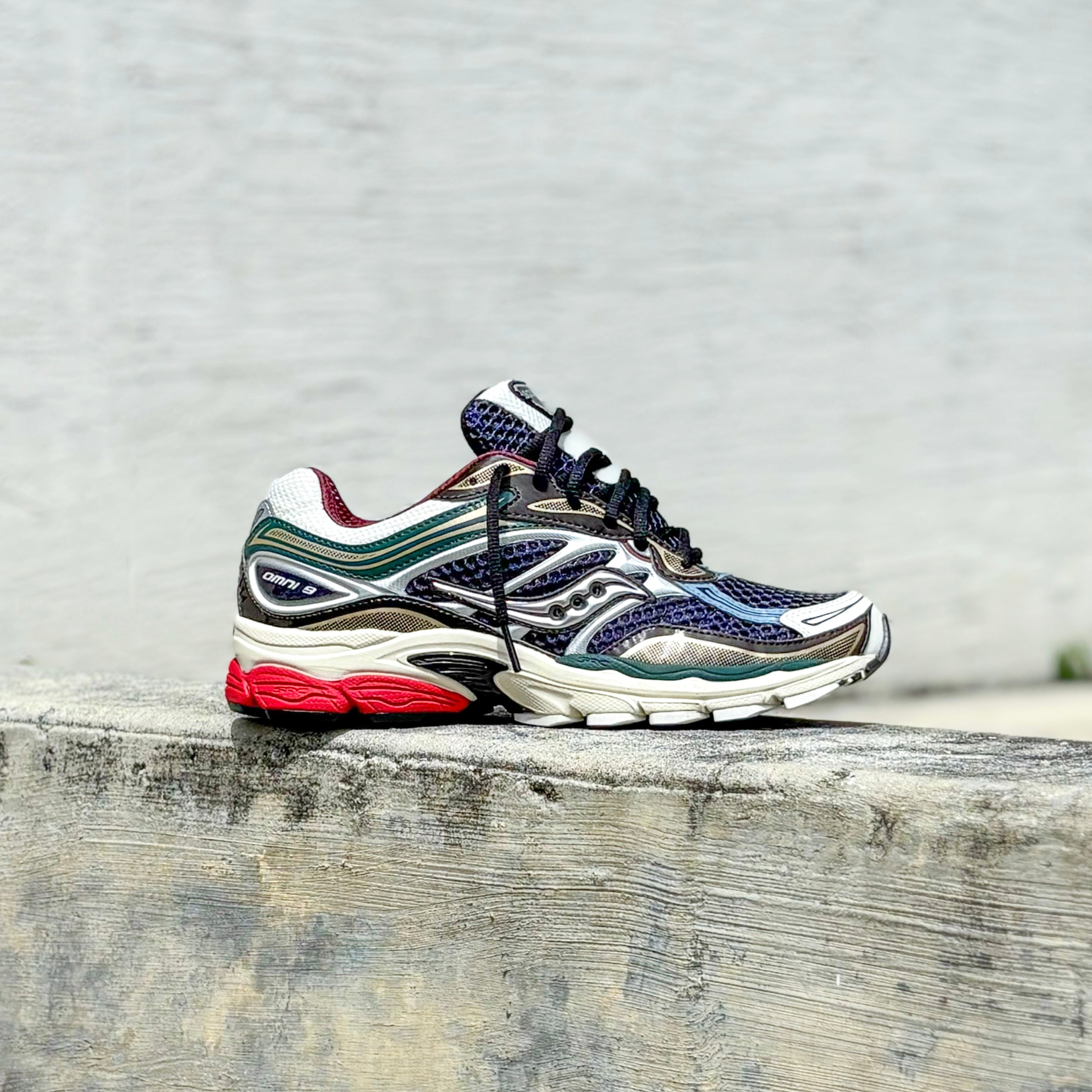 Mens Saucony ProGrid Omni 9 (Naval/Multi)