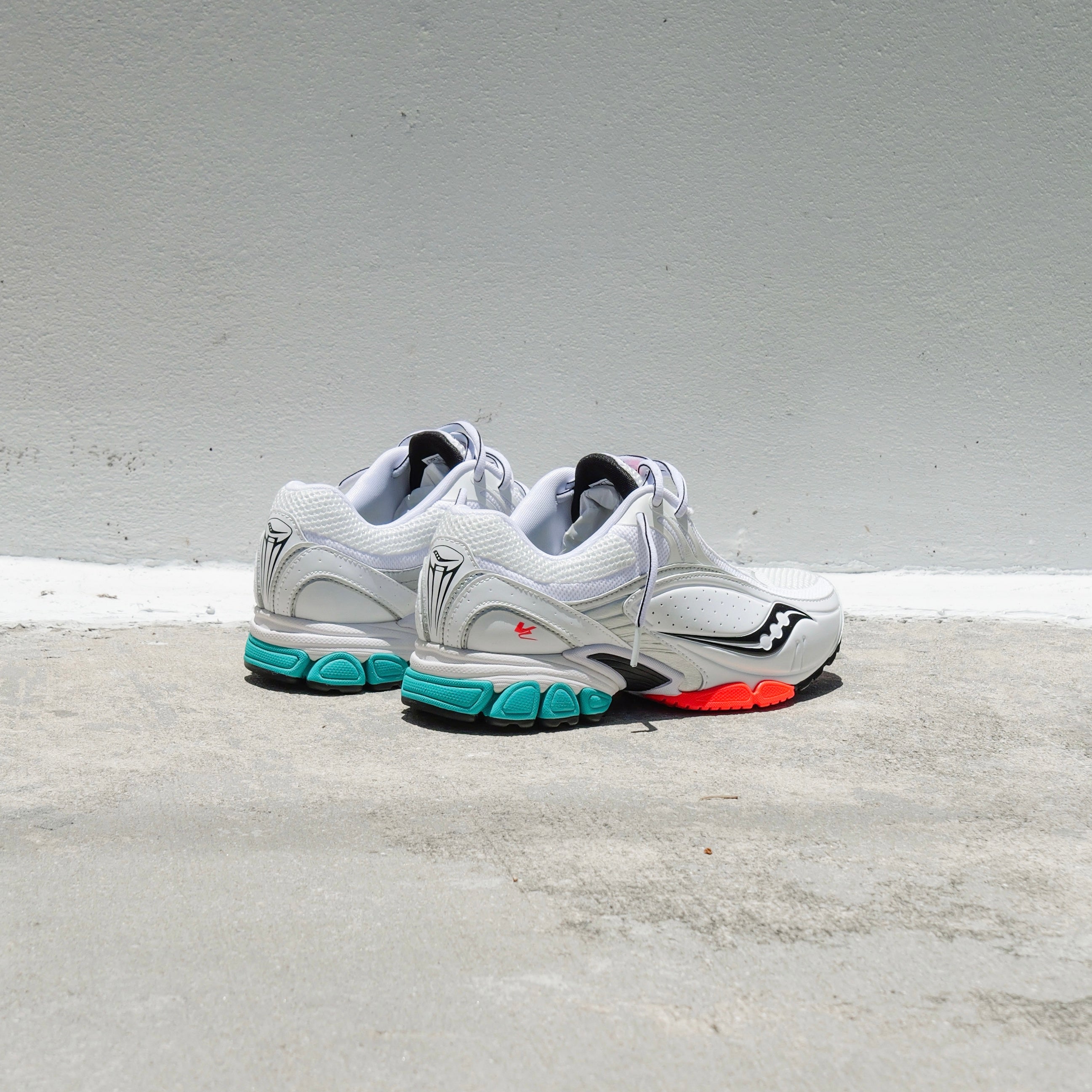 Mens Saucony ProGrid V2 (Mutant)