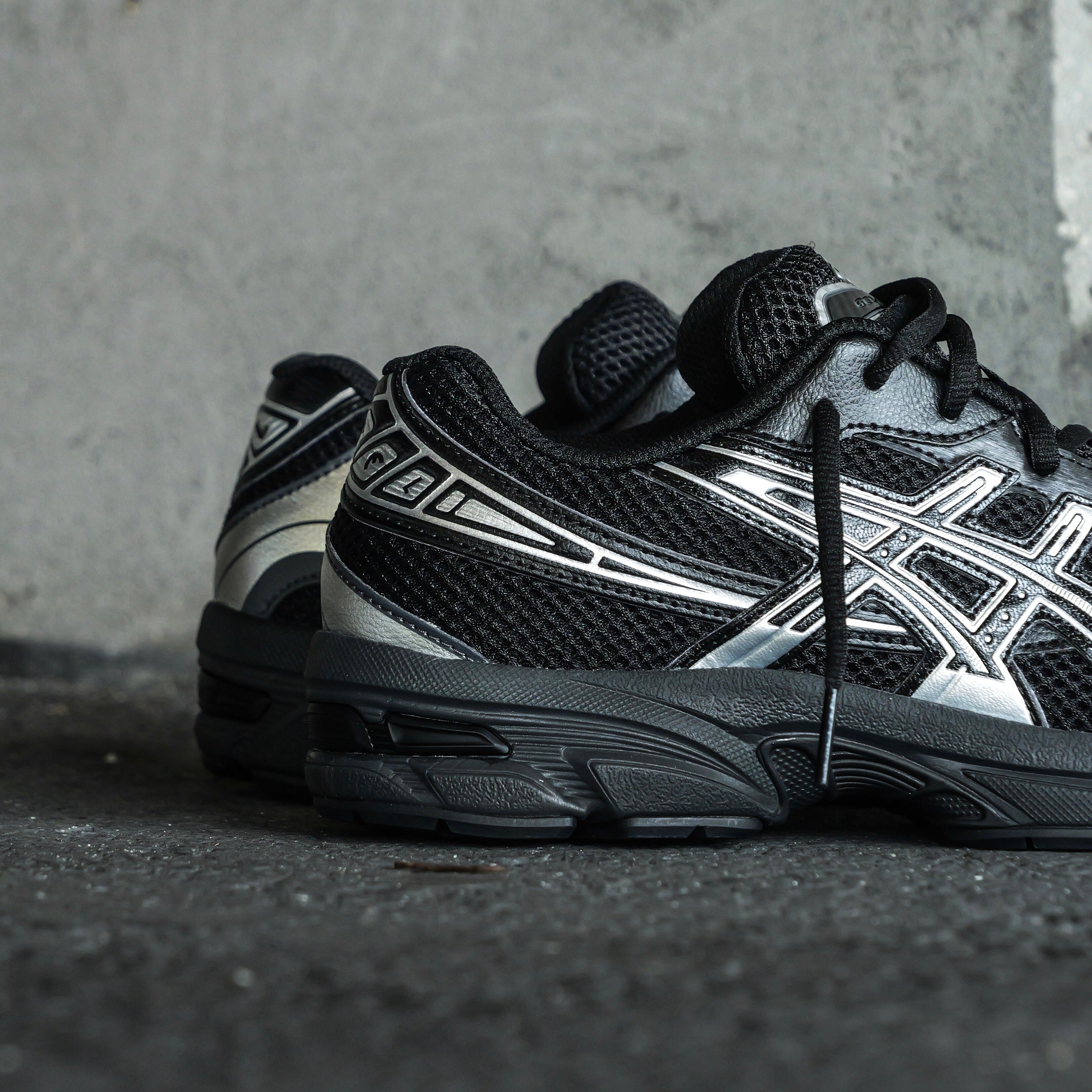 Asics Gel-1130 Grade School (Black/Pure Silver)