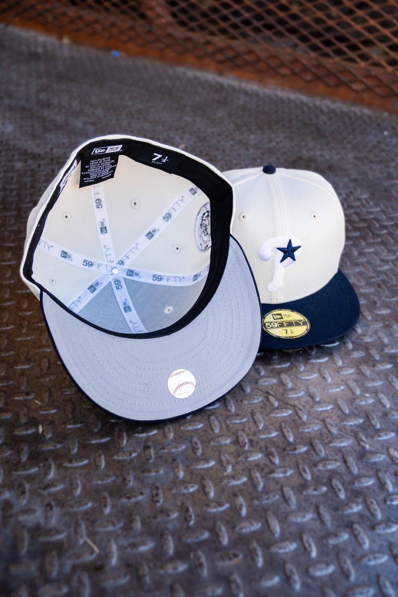 New Era Philadelphia Phillies Stadium Side Patch Grey UV (Off White/Navy) 59Fifty Fitted - New Era