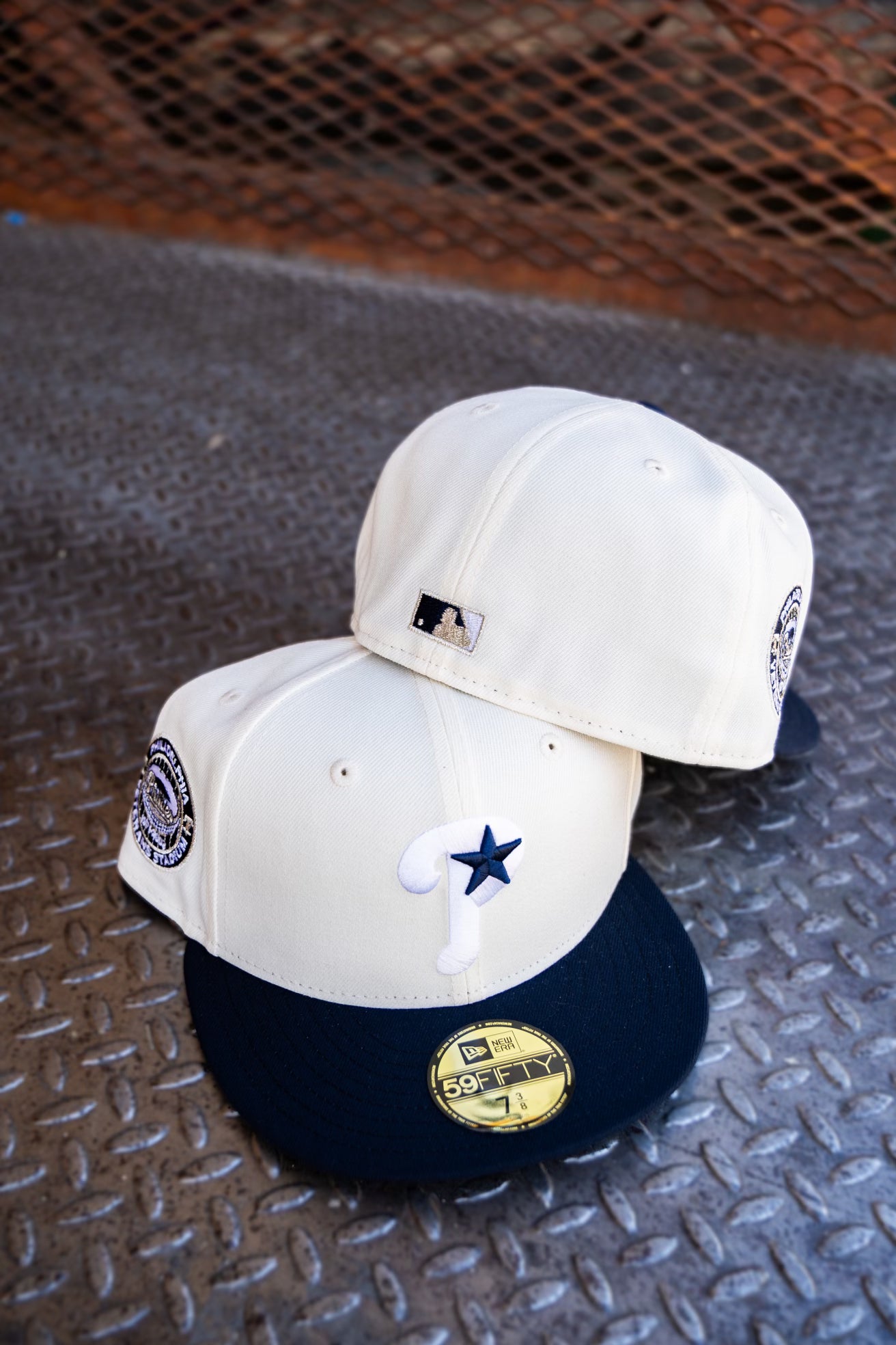 New Era Philadelphia Phillies Stadium Side Patch Grey UV (Off White/Navy) 59Fifty Fitted - New Era