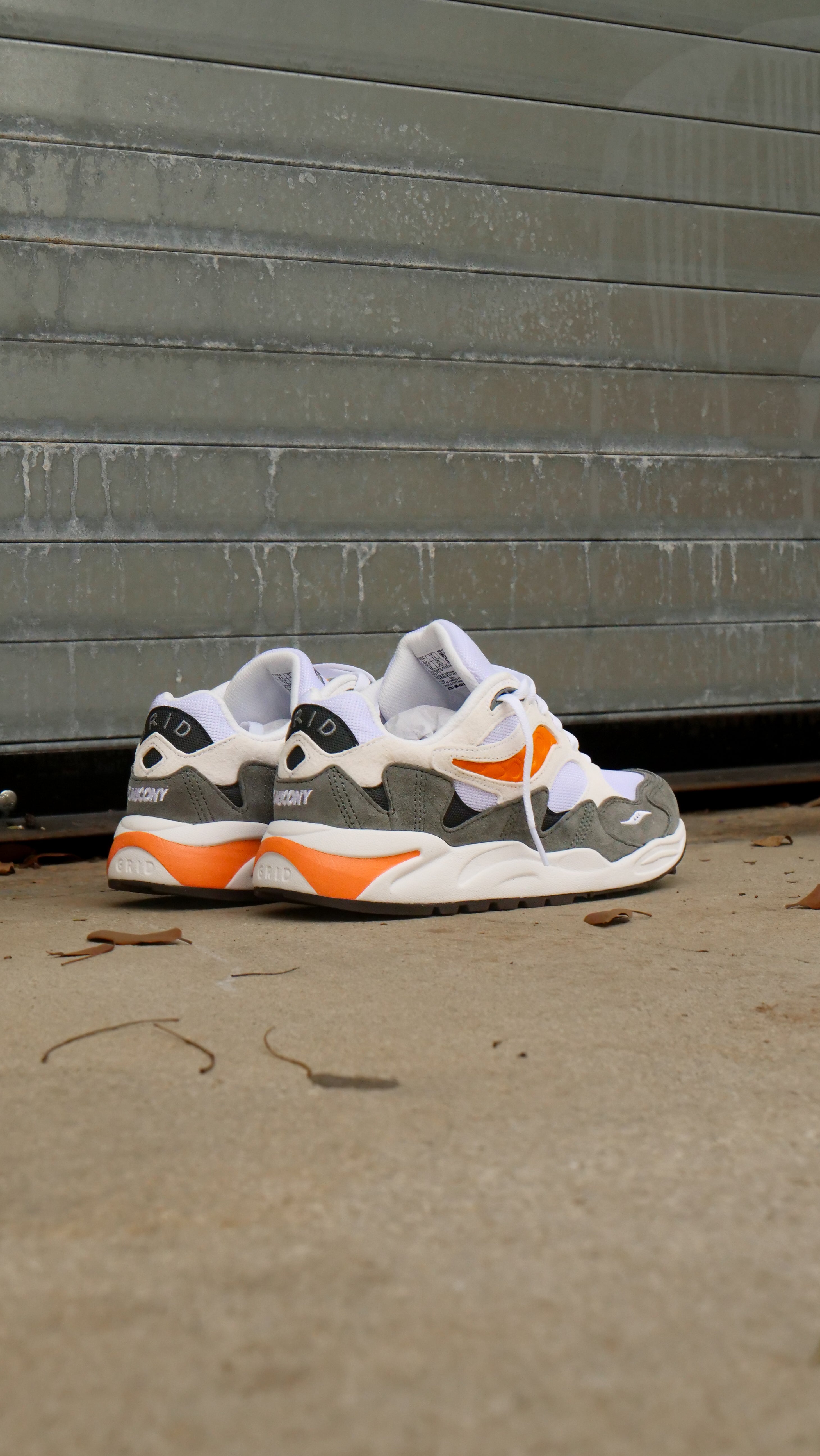 Mens Saucony Grid Shadow 2 Essential (White/Safety Orange) - Saucony