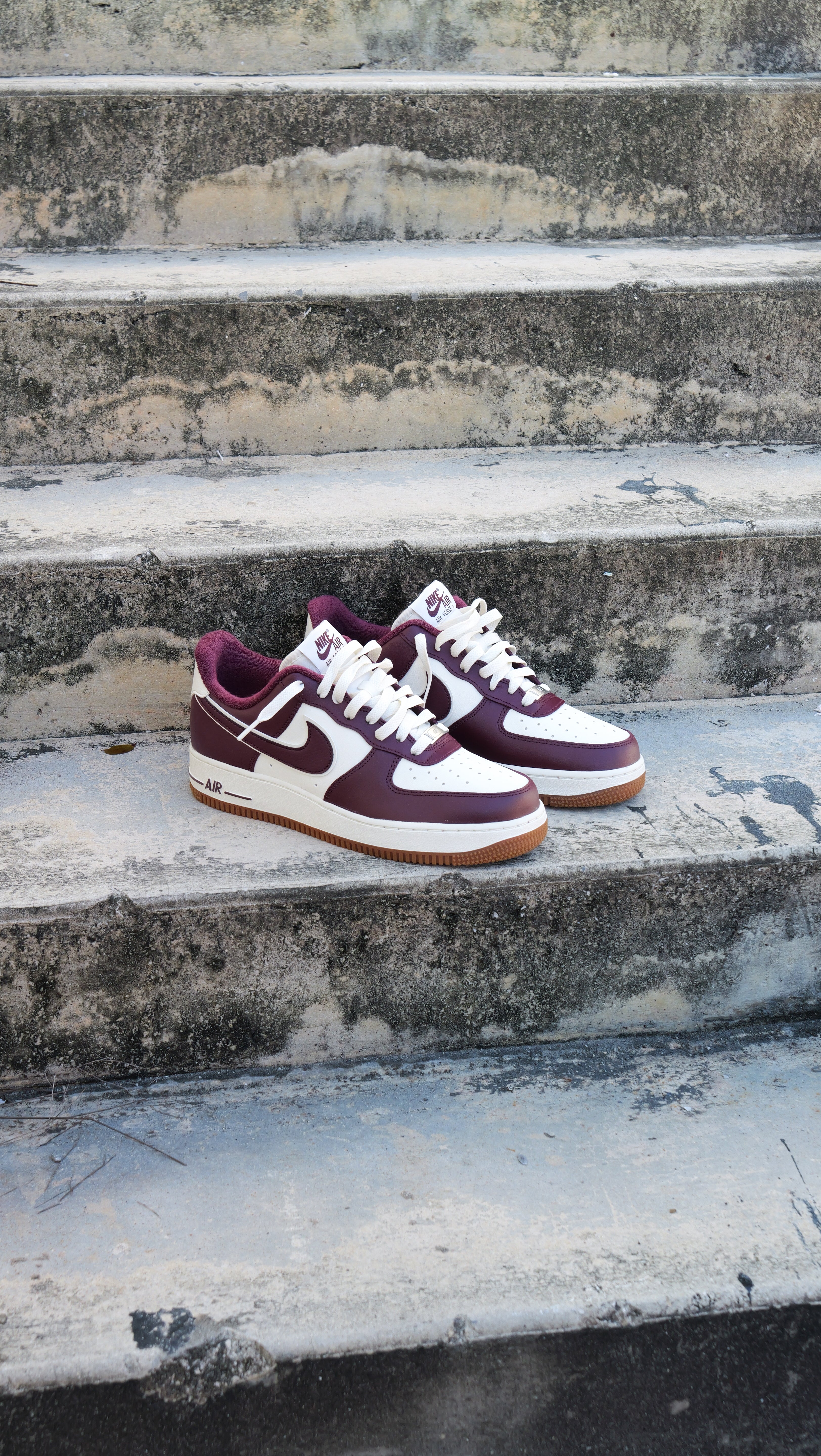 Nike Air Force 1 '07 LV8 (SAIL/MAROON) - Nike