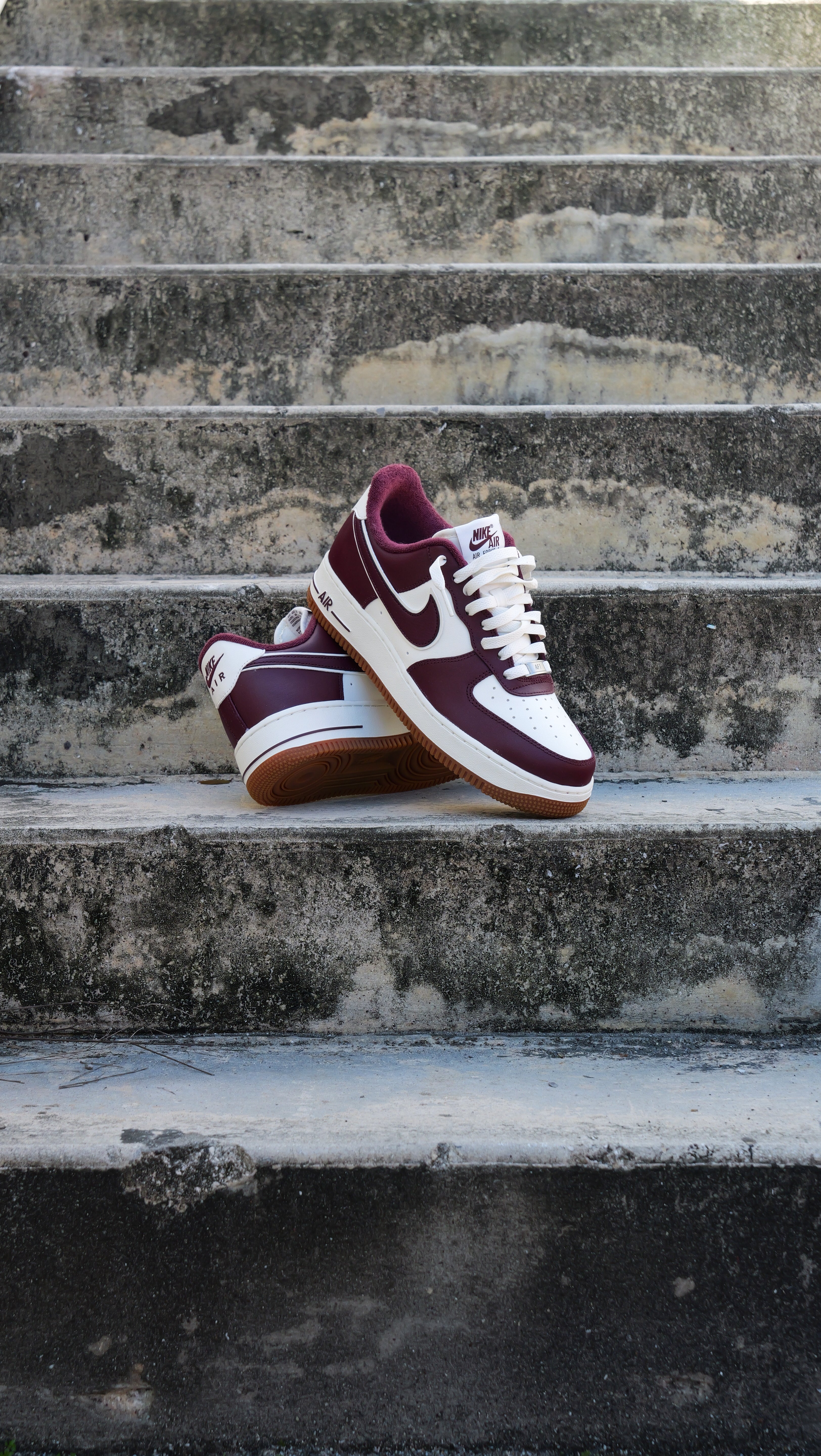Nike Air Force 1 '07 LV8 (SAIL/MAROON) - Nike